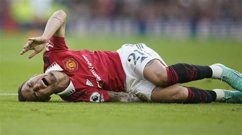 United forward Antony sustains ‘serious’ injury ahead of FA Cup final vs. City
